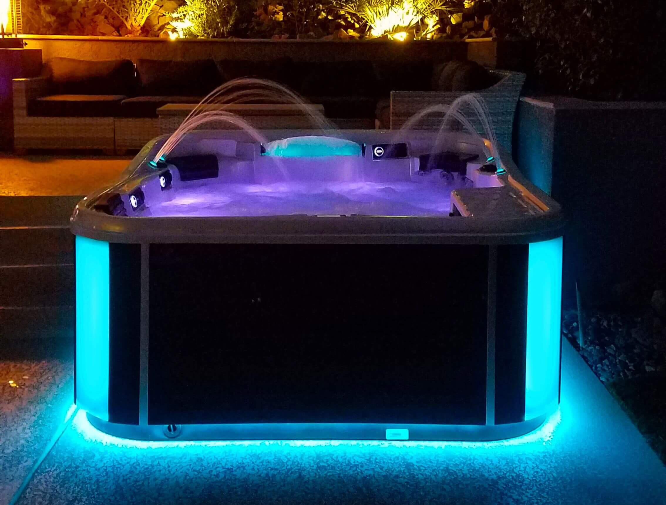 Kromoterapija v masažnem bazenu.